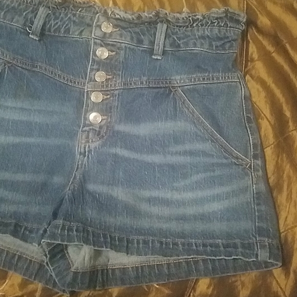 Fable: 5 Button - Picture 2 of 6